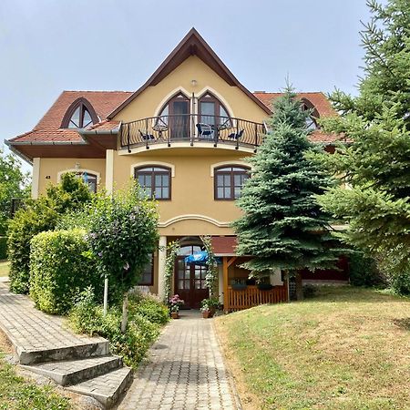 Appartamento Katalin App. Zalagyoengye Zalakaros Esterno foto