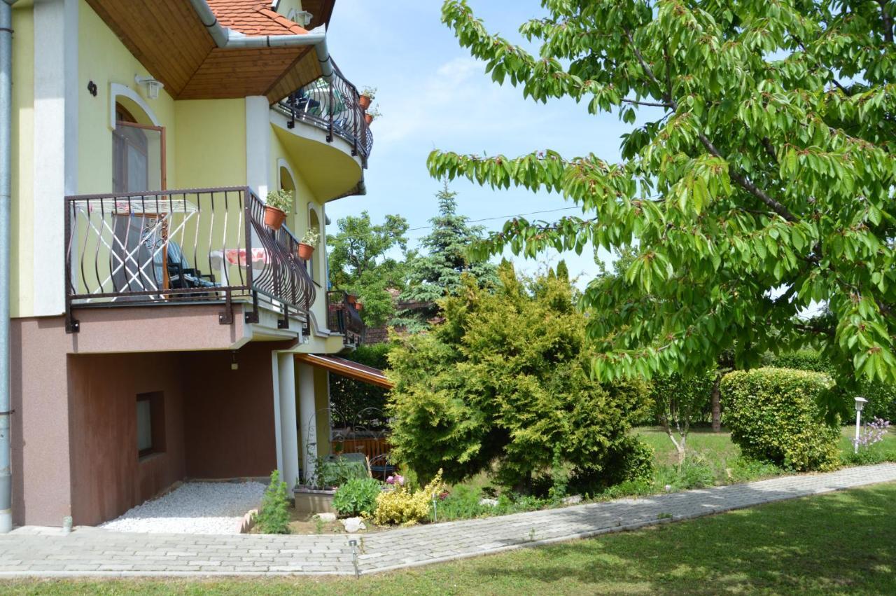 Appartamento Katalin App. Zalagyoengye Zalakaros Esterno foto
